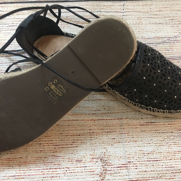 Anthro Jasper & Jeera Rosecut black espadrilles 7 - Picture 5 of 7